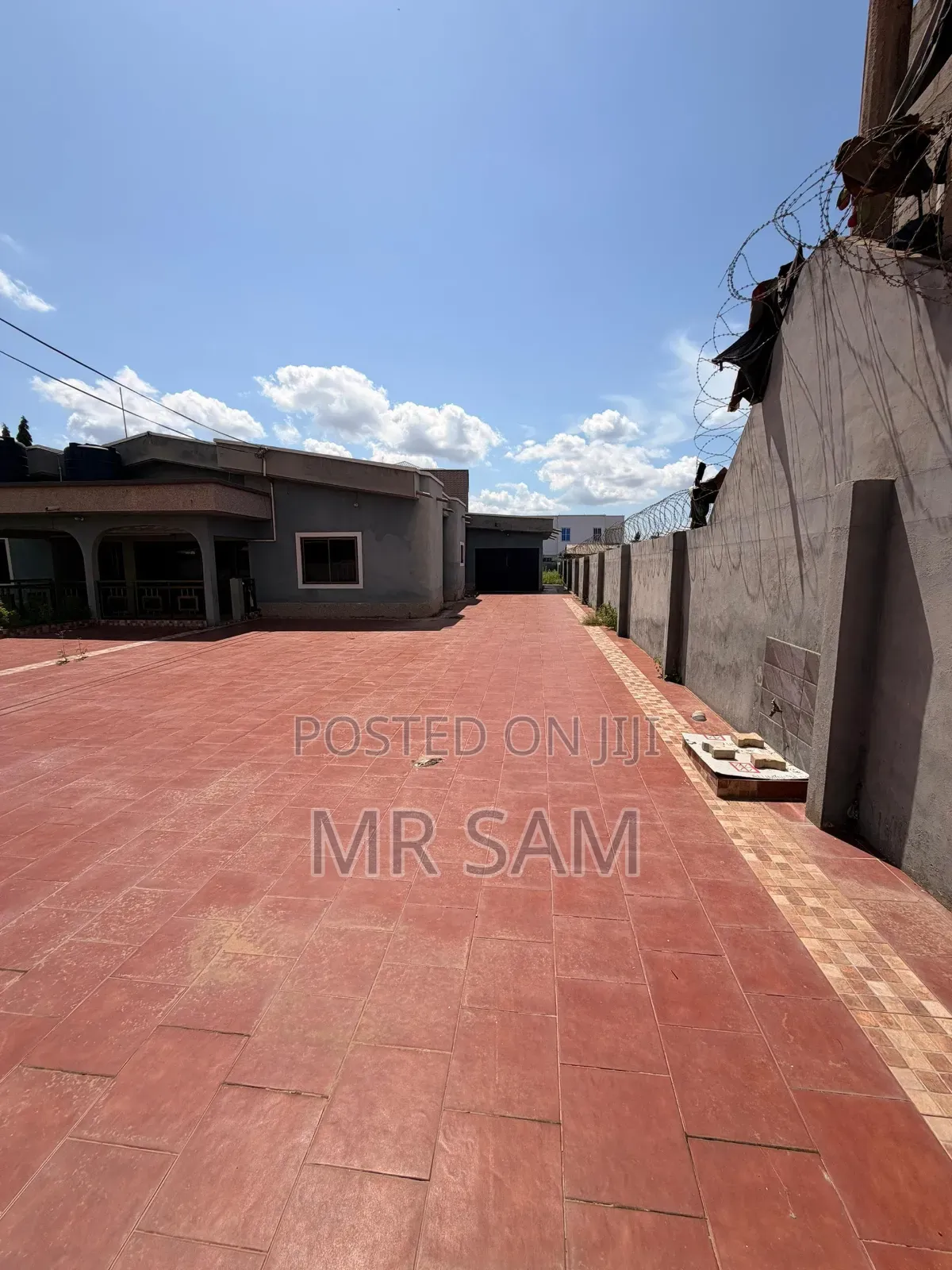4bdrm Apartment in Sam Properties, Old Barrier for rent