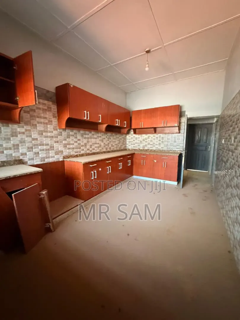 4bdrm Apartment in Sam Properties, Old Barrier for rent