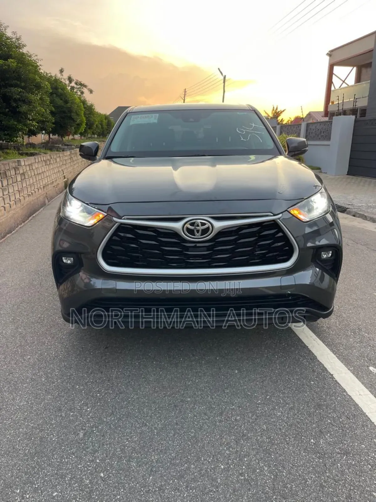 Toyota Highlander LE FWD 2023 Gray