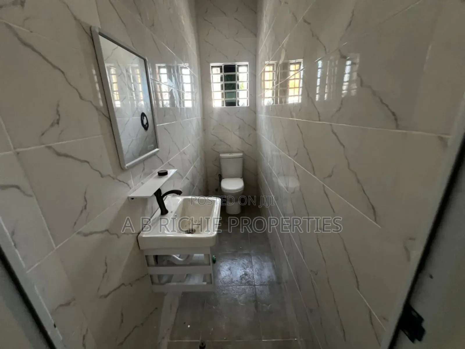 3bdrm Bungalow in Ab Richie Properties, Baatsona Total for sale