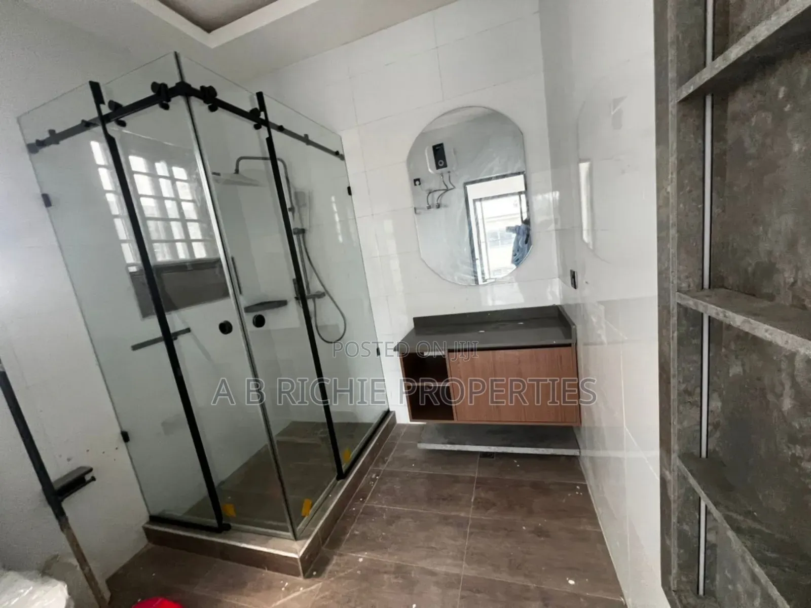 3bdrm House in Ab Richie Properties, Baatsona Total for sale