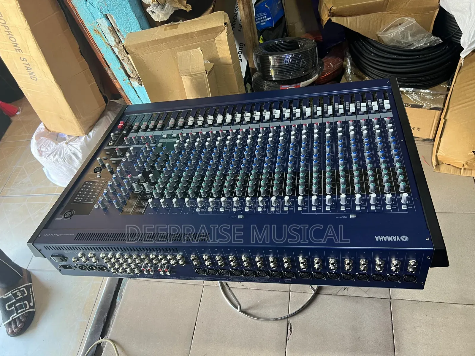 Yamaha Mg24 Channel Mixer