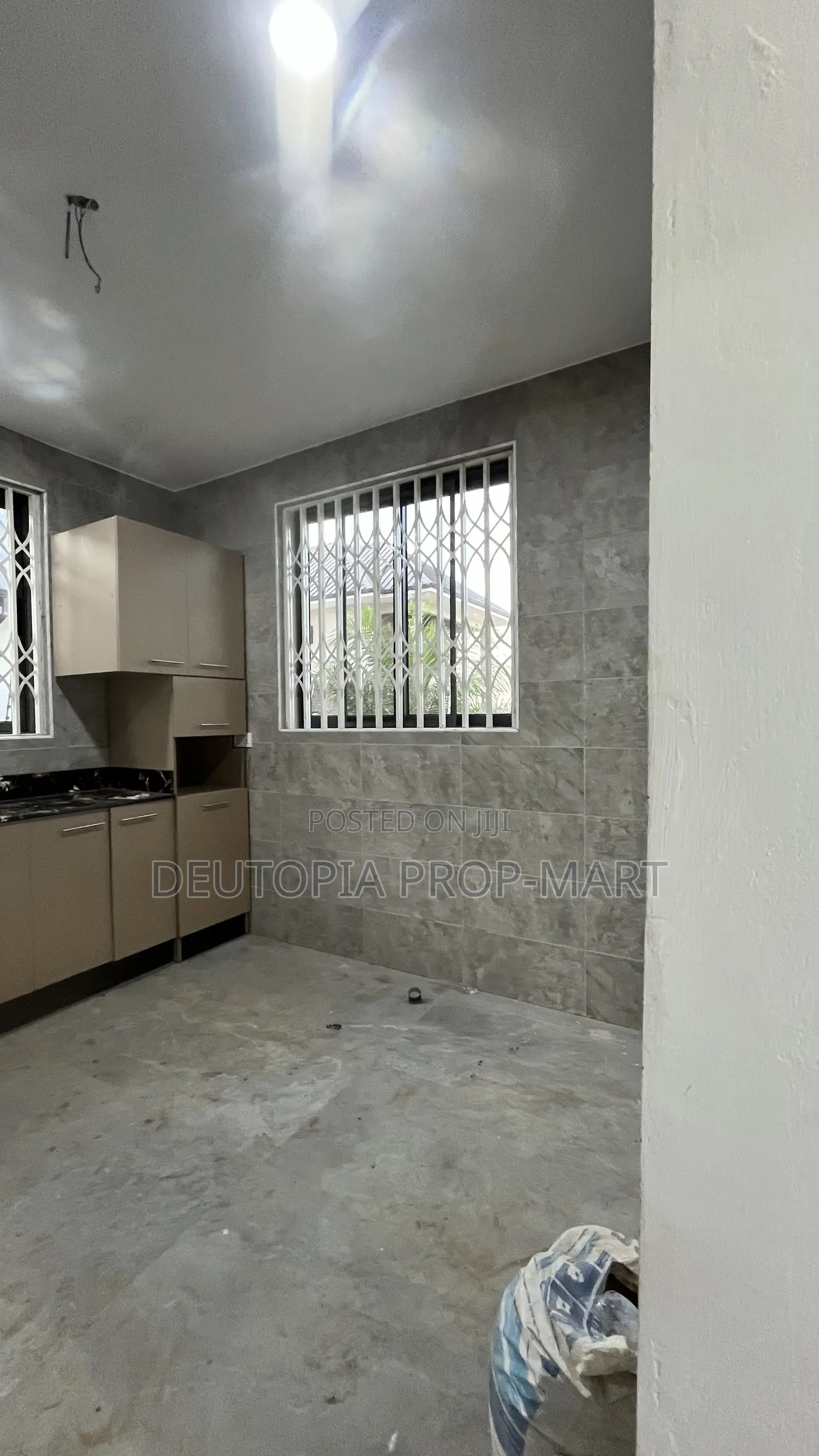 2bdrm Apartment in Fontomfrom, Tema Metropolitan for rent