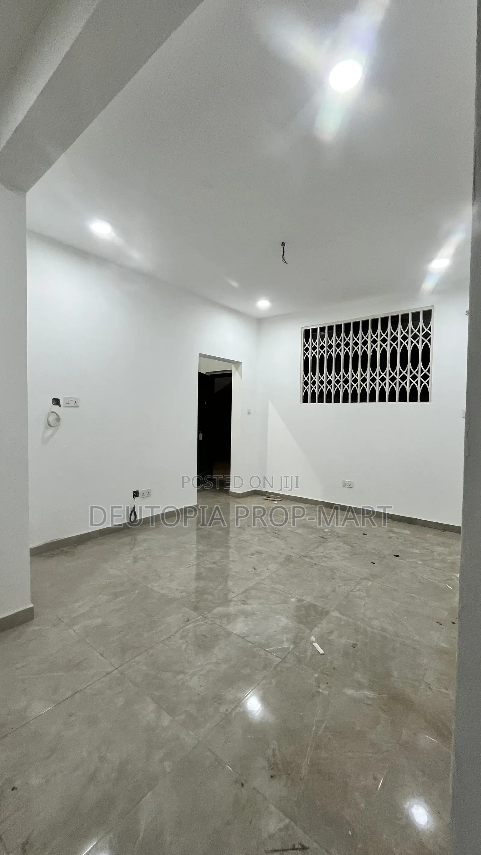 2bdrm Apartment in Fontomfrom, Tema Metropolitan for rent