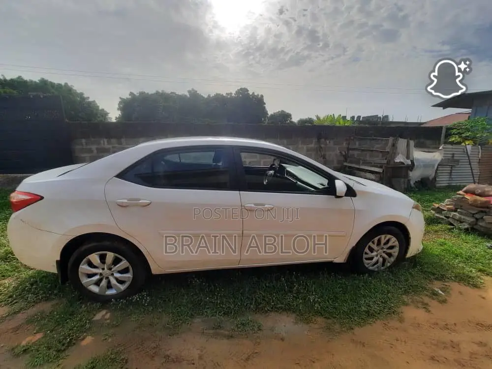 Toyota Corolla 2016 White
