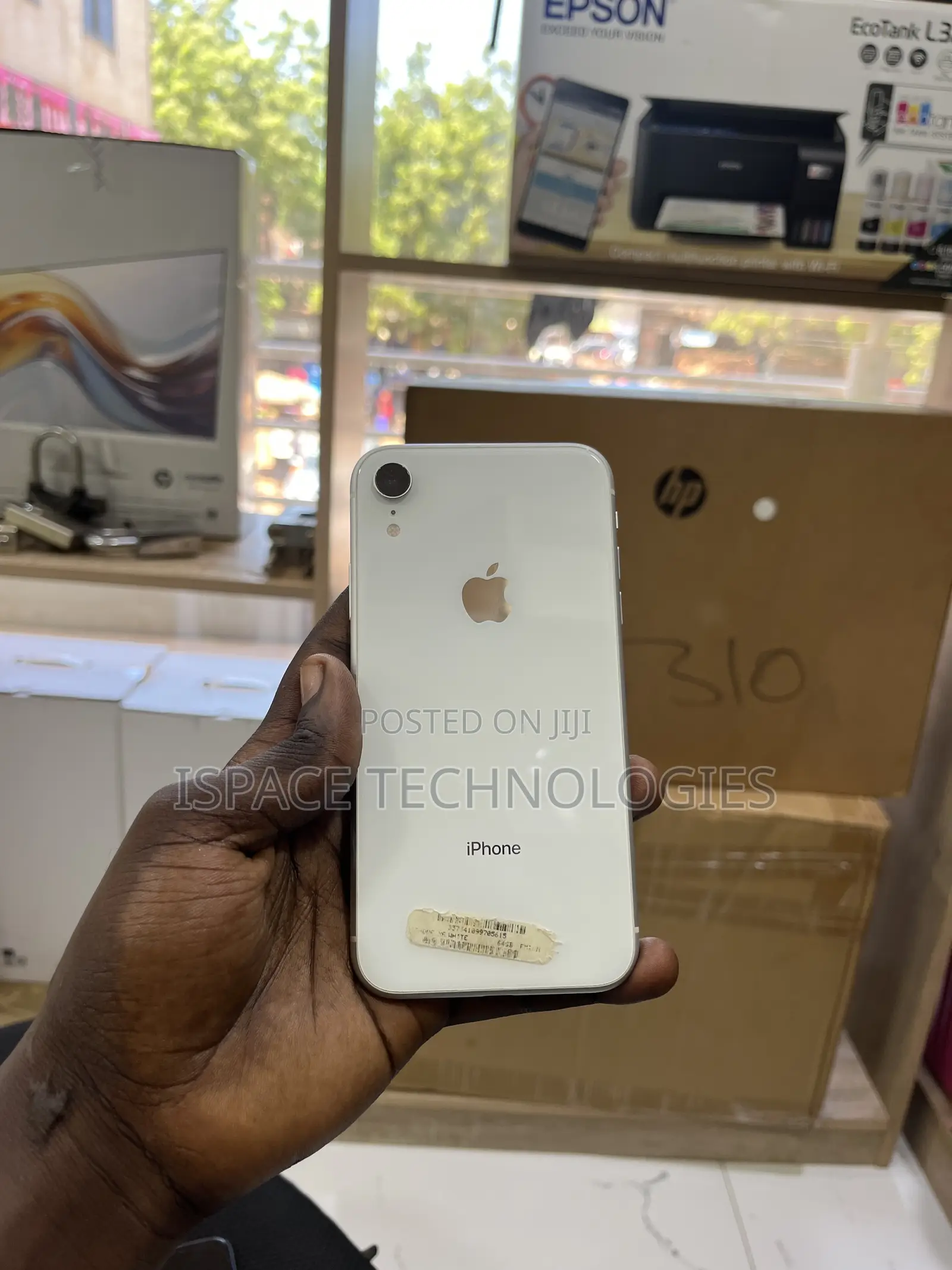 Apple iPhone XR 64 GB White