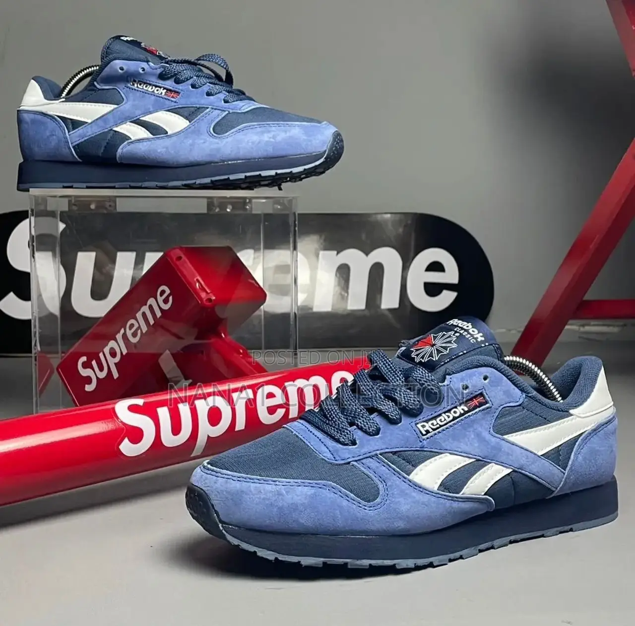 Reebok Classic in “Navy Blue”Suede Sneakers