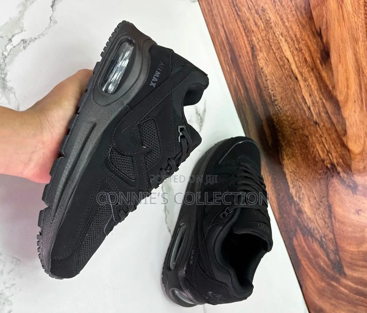 Nike Air Max Command Triple Black Sneaker