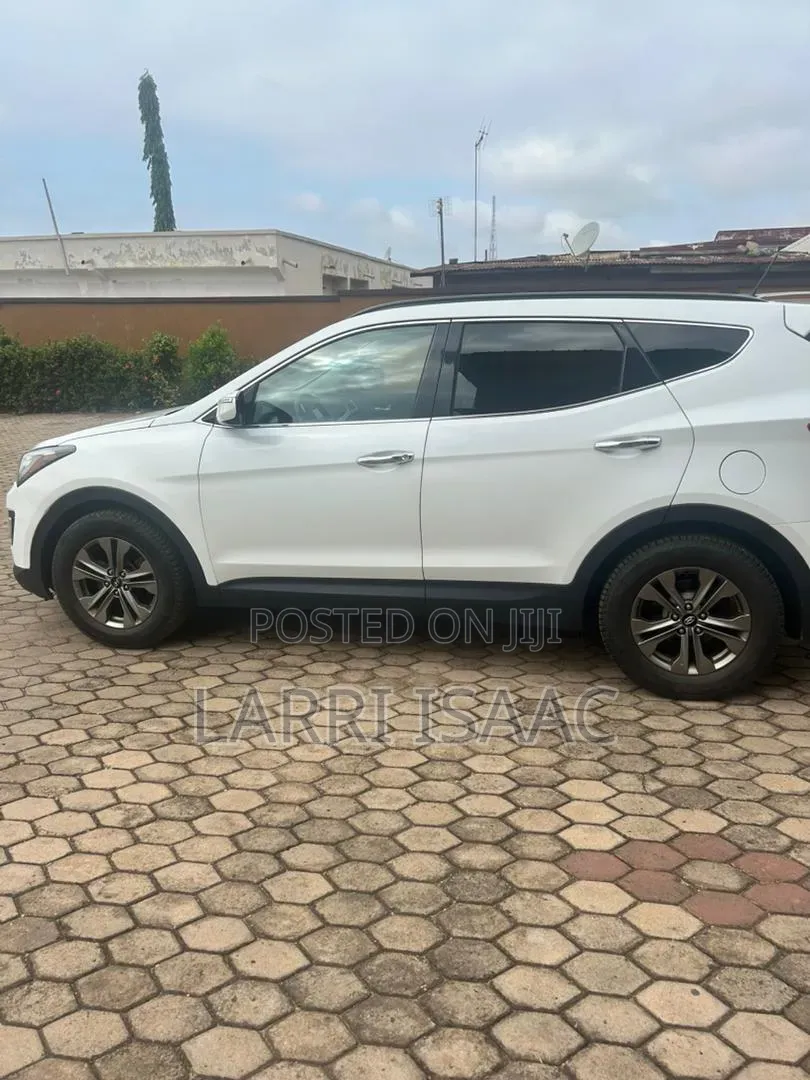 Hyundai Santa Fe 2017 White