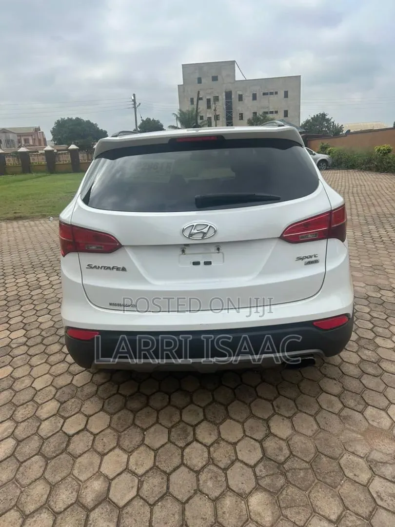 Hyundai Santa Fe 2017 White