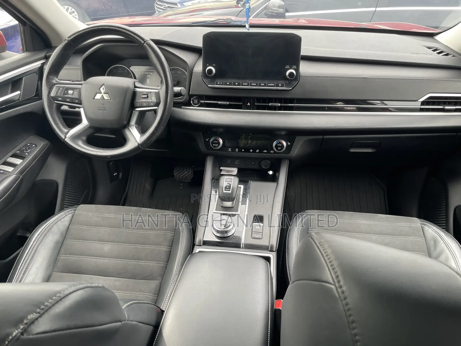 Mitsubishi Outlander SE 2023 Red