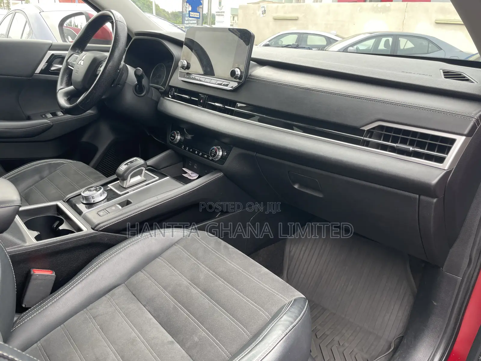 Mitsubishi Outlander SE 2023 Red