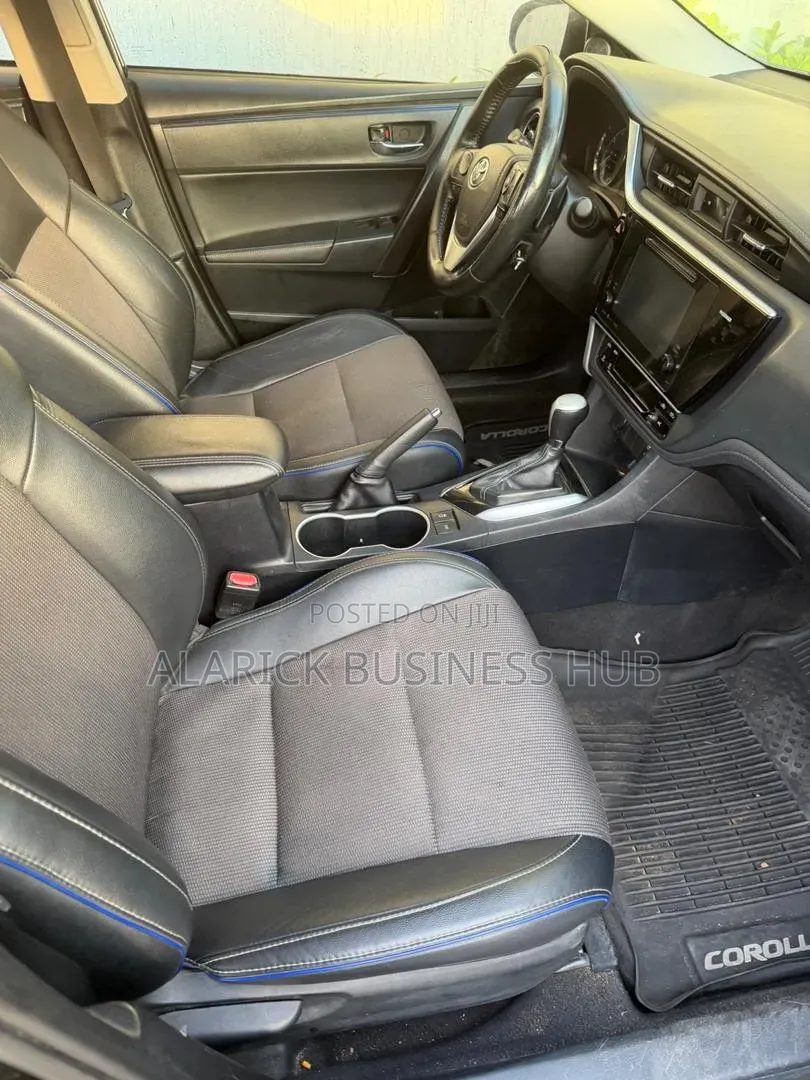 Toyota Corolla SE Special Edition 4dr Sedan (1.8L 4cyl CVT) 2017 Black