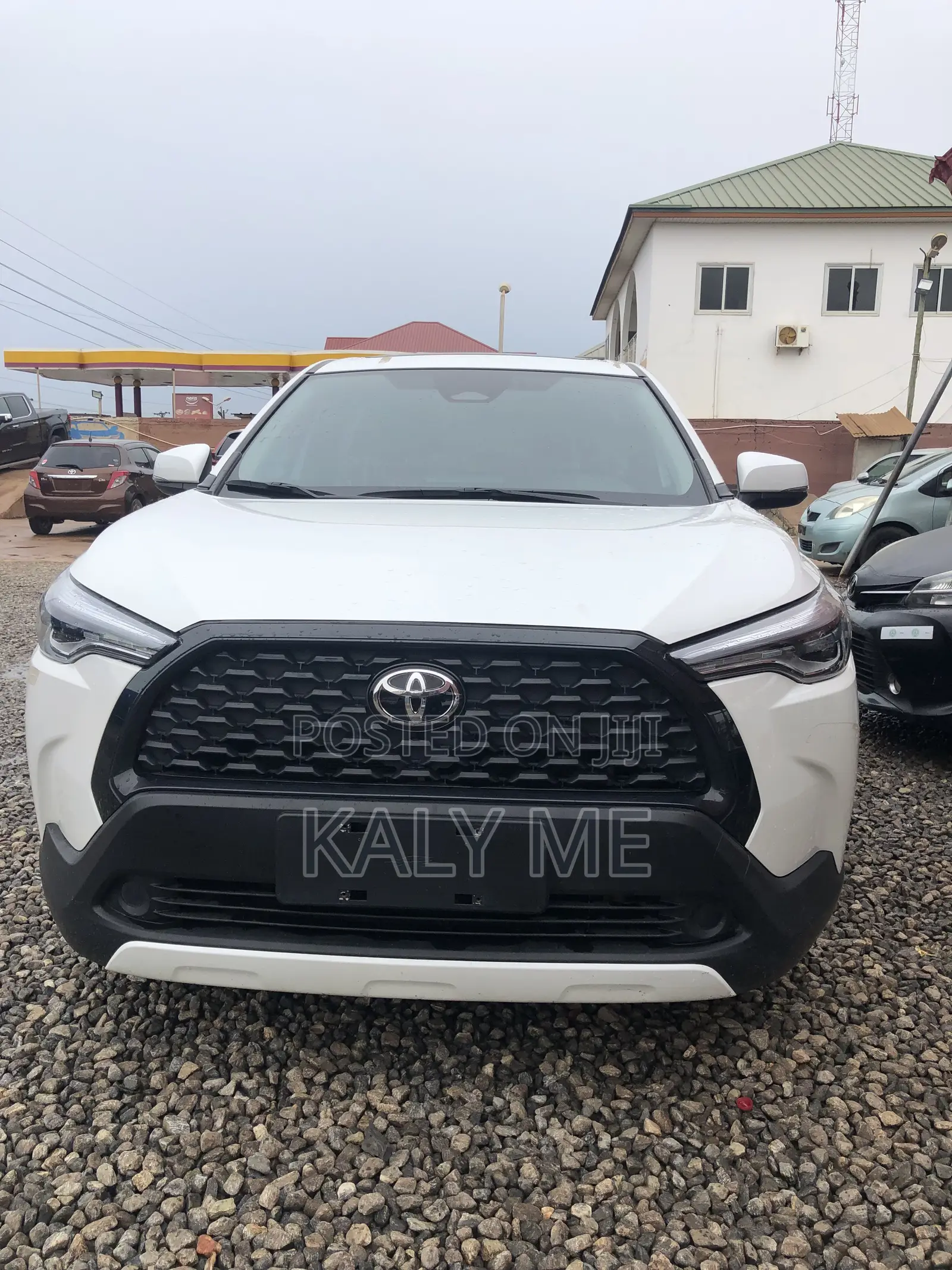 New Toyota Corolla Cross XLE 2023 White