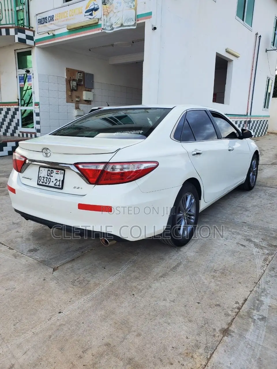 Toyota Camry SE 4dr Sedan (2.5L 4cyl 6A) 2015 White