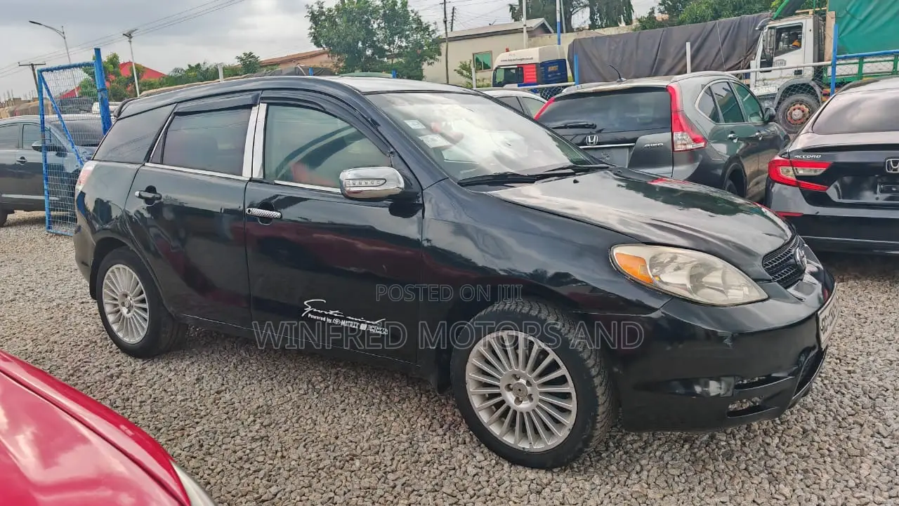 Toyota Matrix Hatchback 1.8 16V AWD 2007 Black