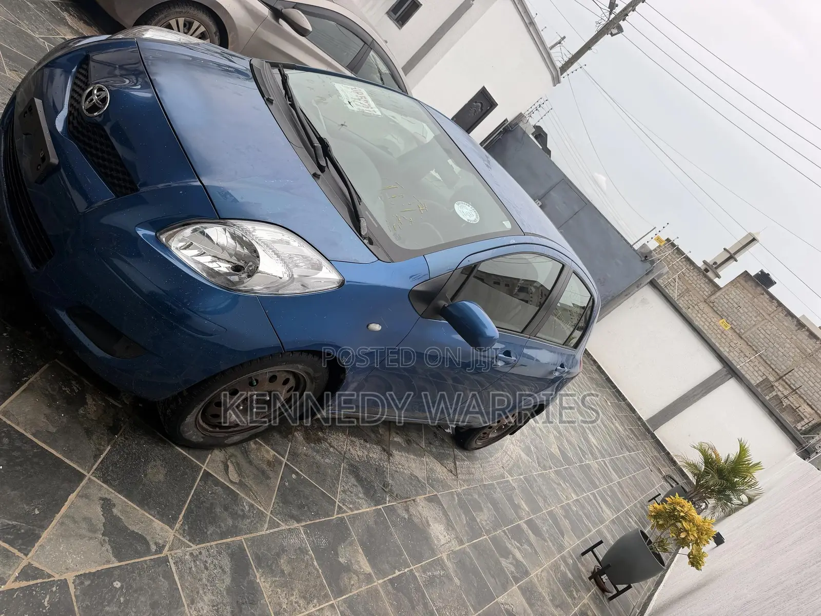 Toyota Yaris Base Sedan 4dr 2011 Blue