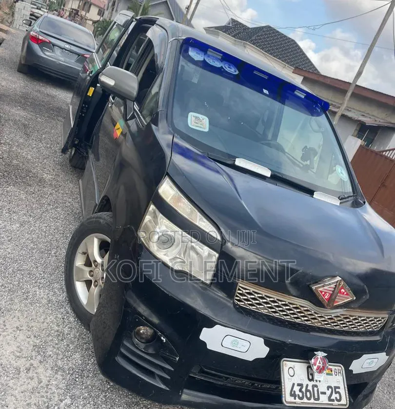 Toyota Voxy 2013 Black