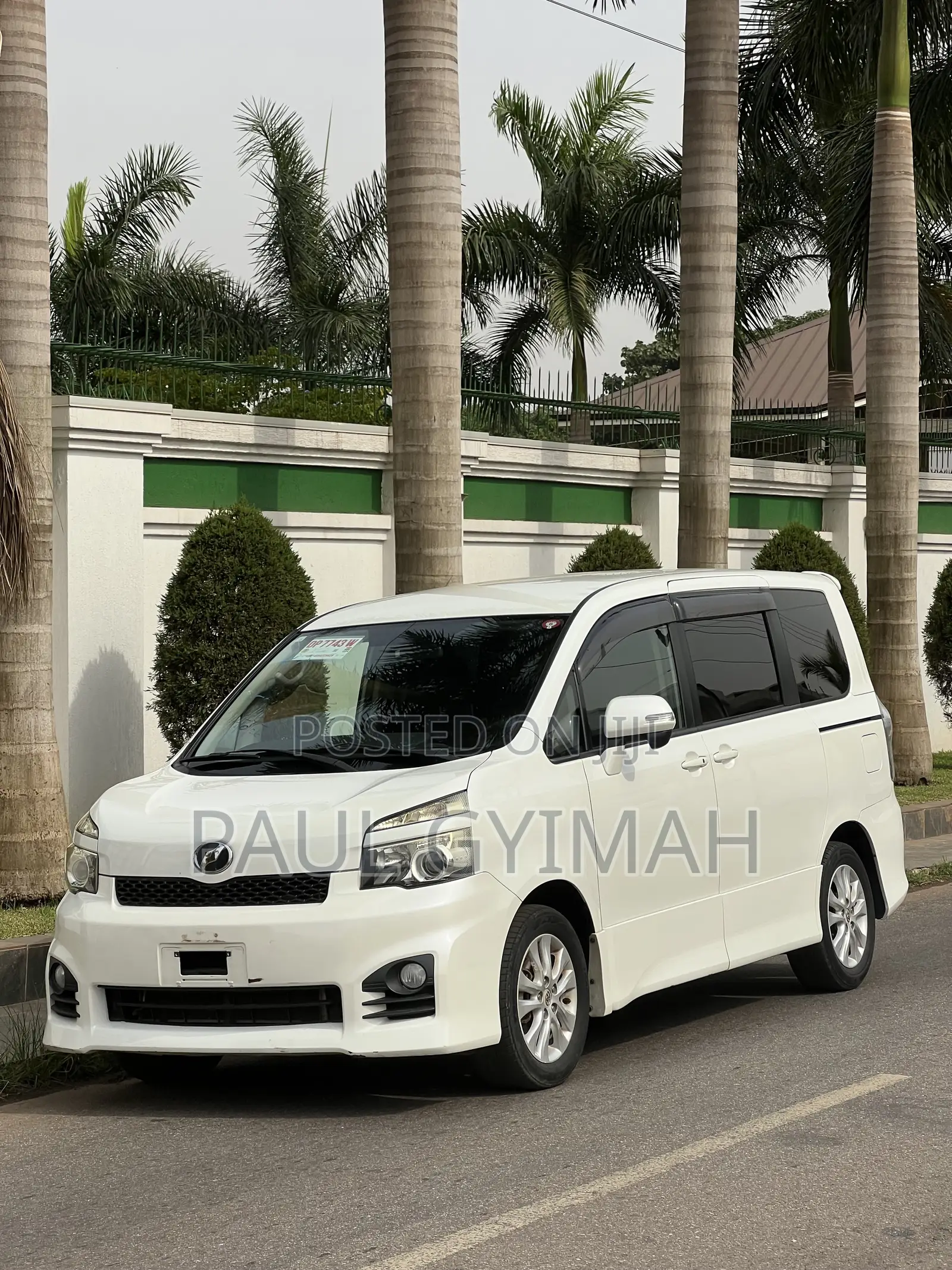 Toyota Voxy 2012 White