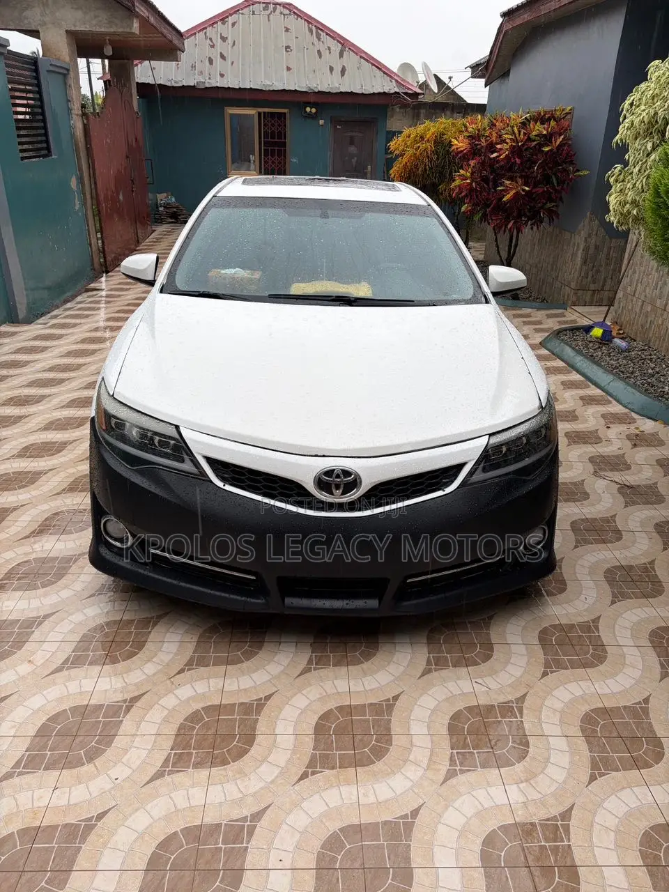 Toyota Camry SE 4dr Sedan (2.5L 4cyl 6A) 2014 White