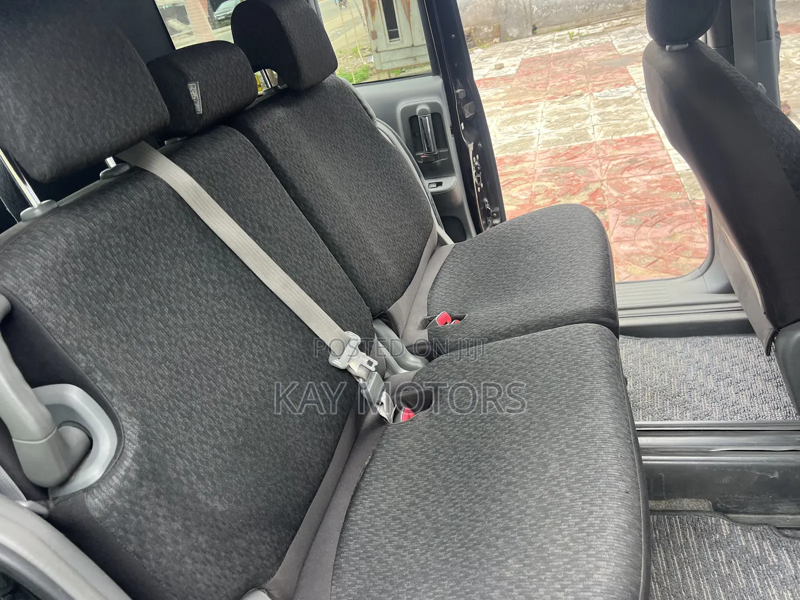 Toyota Sienta 1.5 AWD 2012 Burgundy