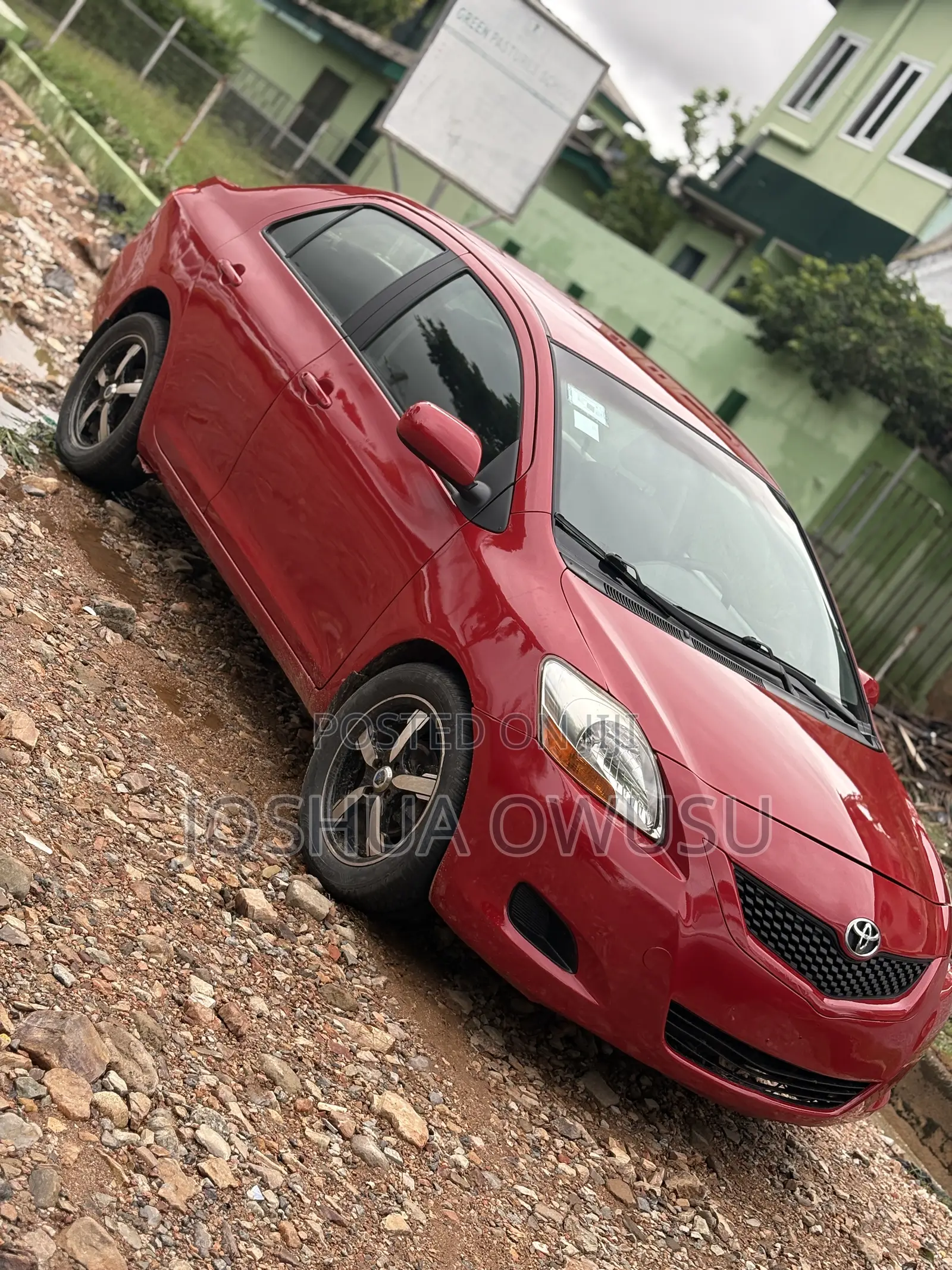 Toyota Yaris Base Sedan 4dr 2010 Red