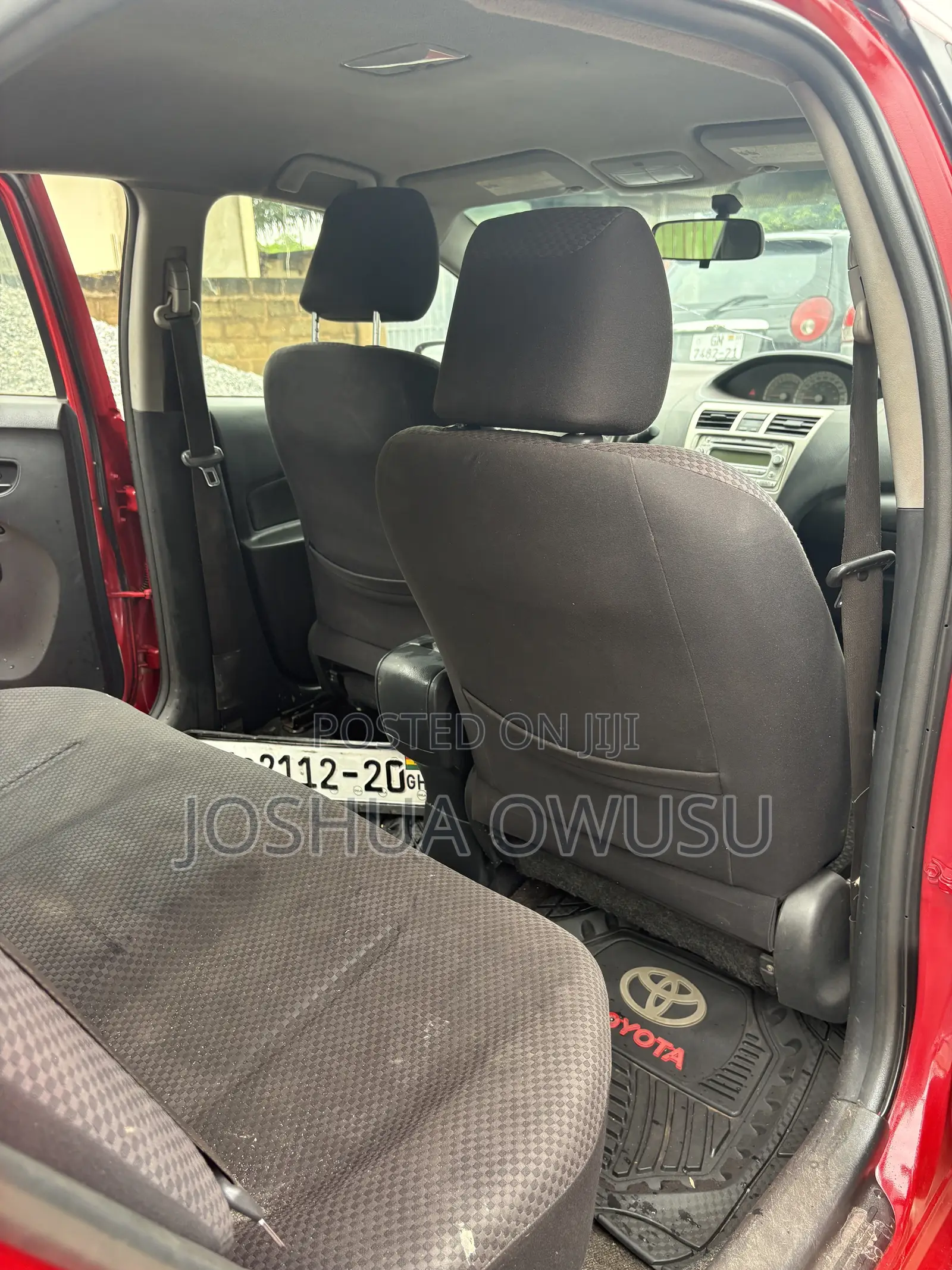 Toyota Yaris Base Sedan 4dr 2010 Red