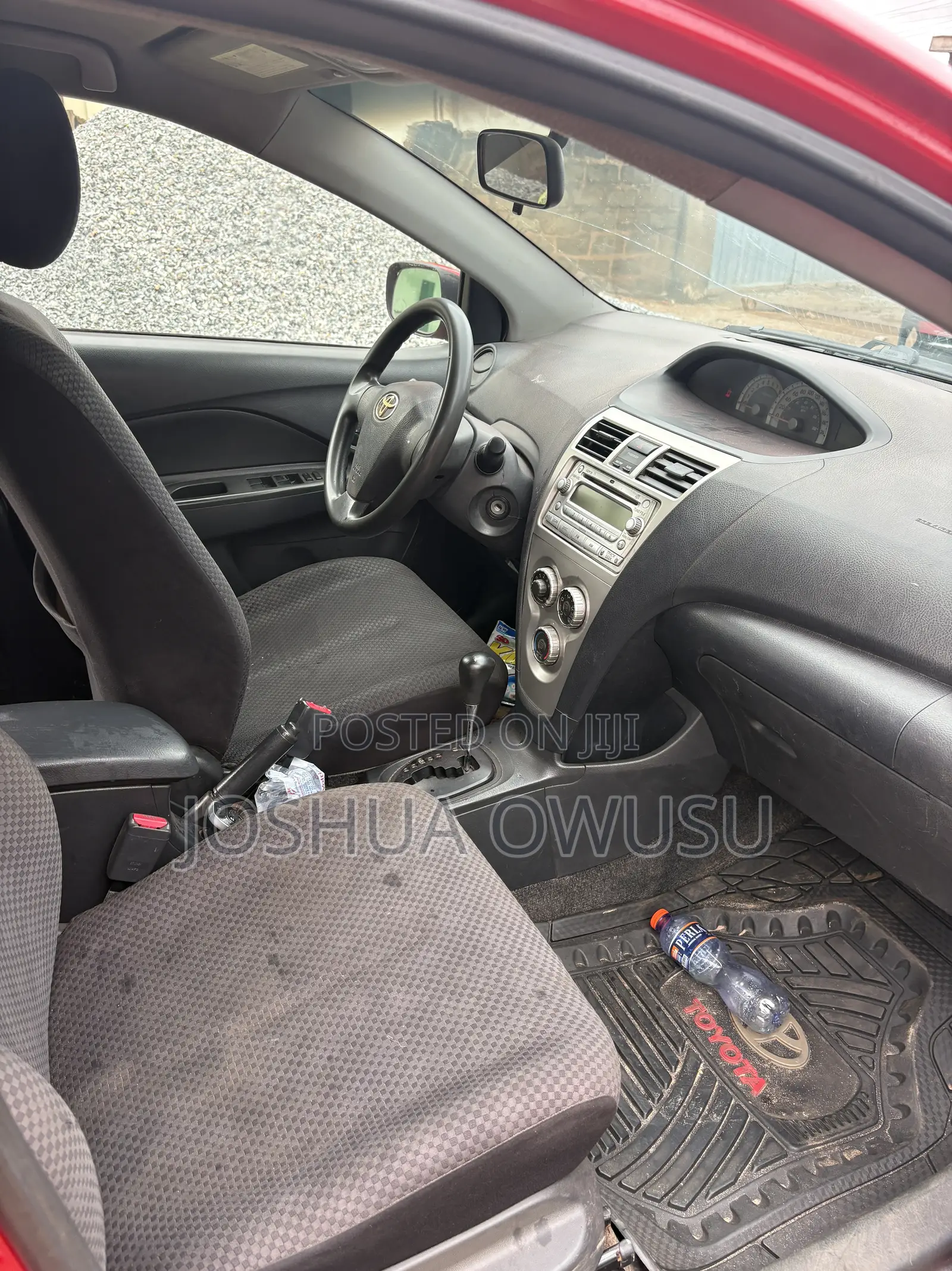Toyota Yaris Base Sedan 4dr 2010 Red