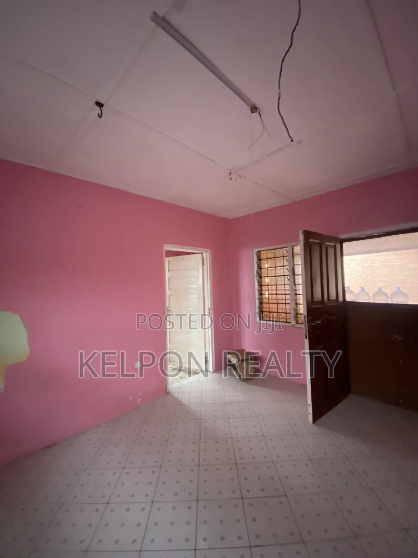 1bdrm House in Dansoman, Round About for rent