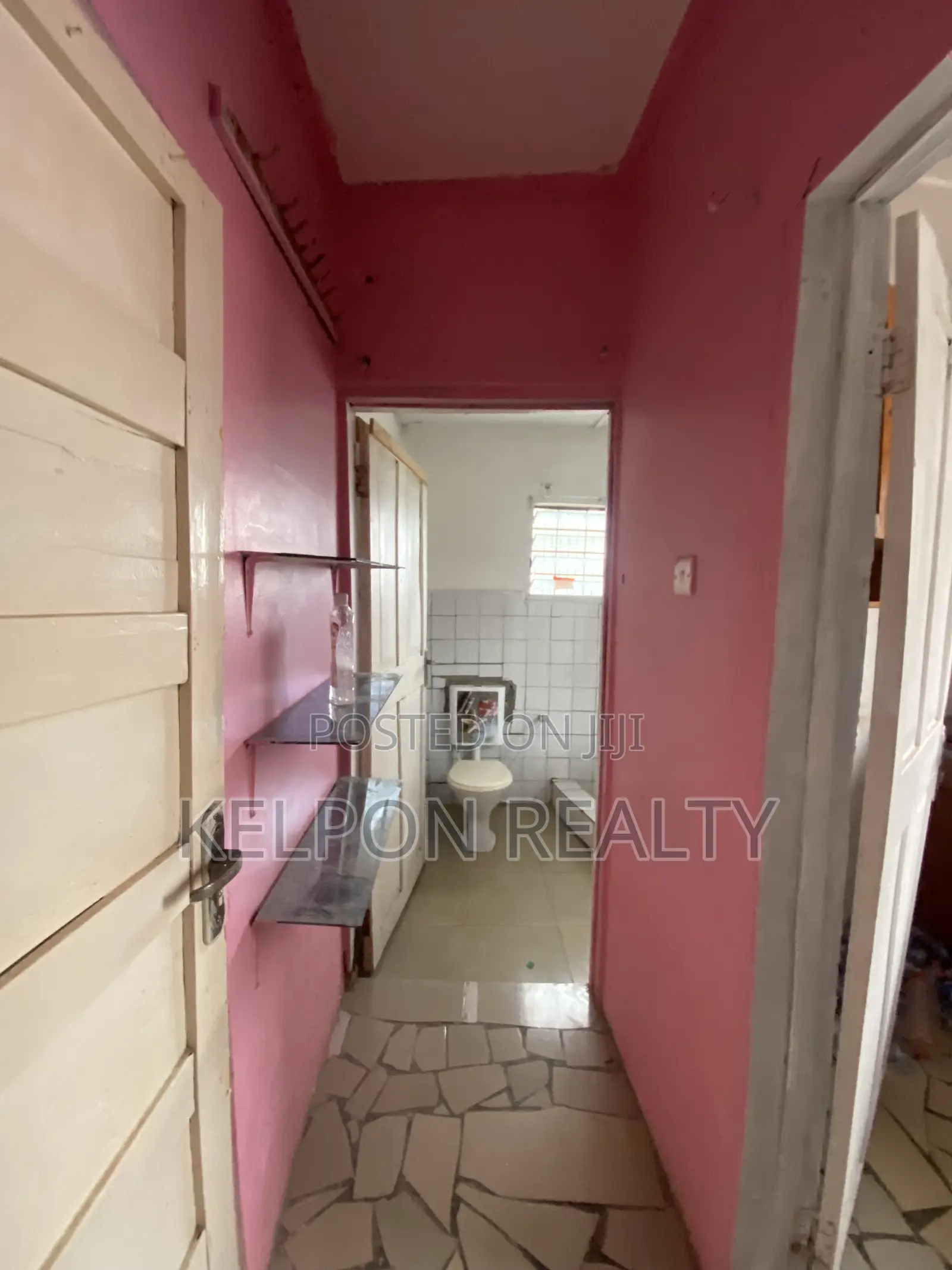 1bdrm House in Dansoman, Round About for rent