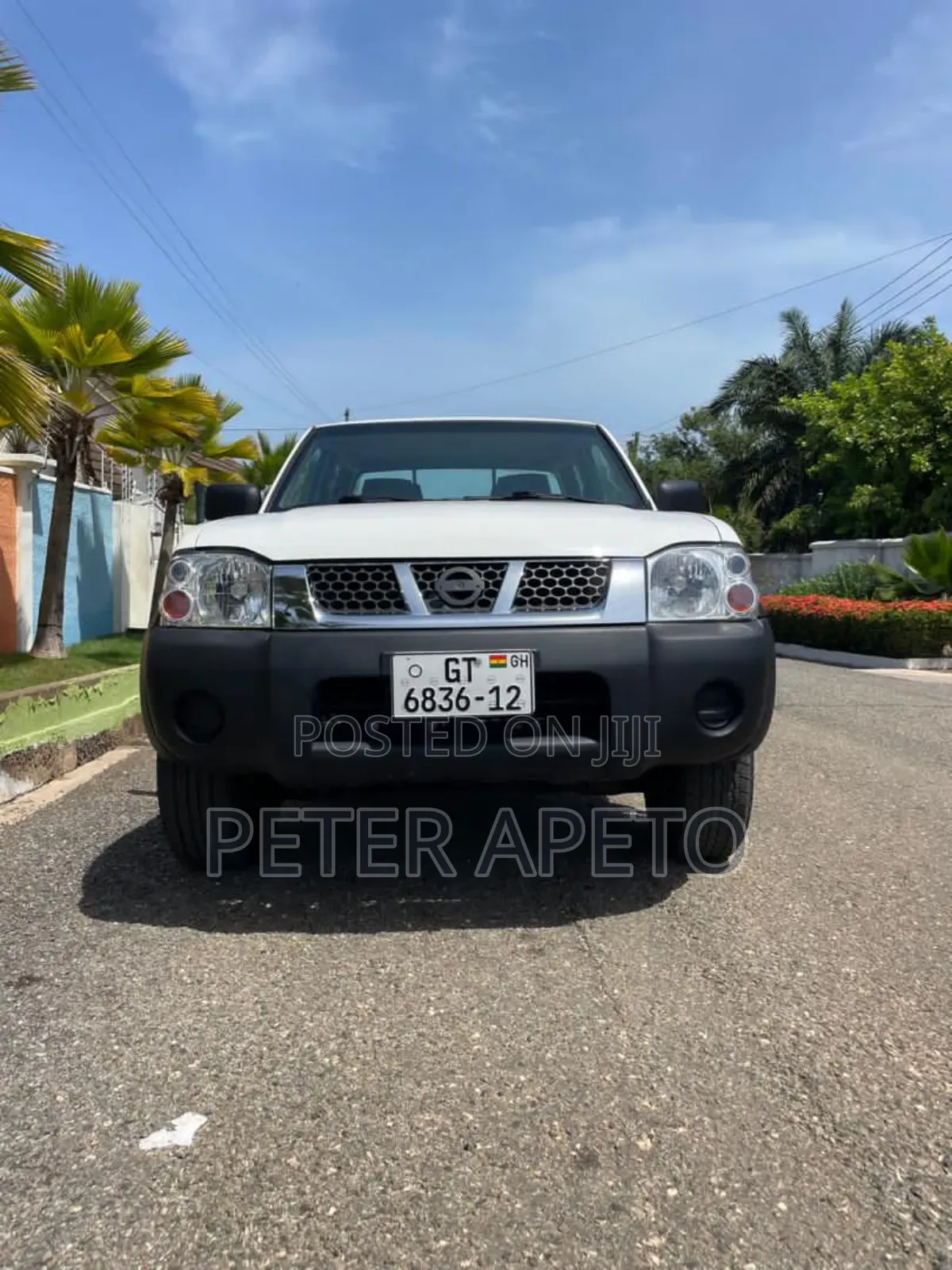 Nissan Hardbody 2012 White