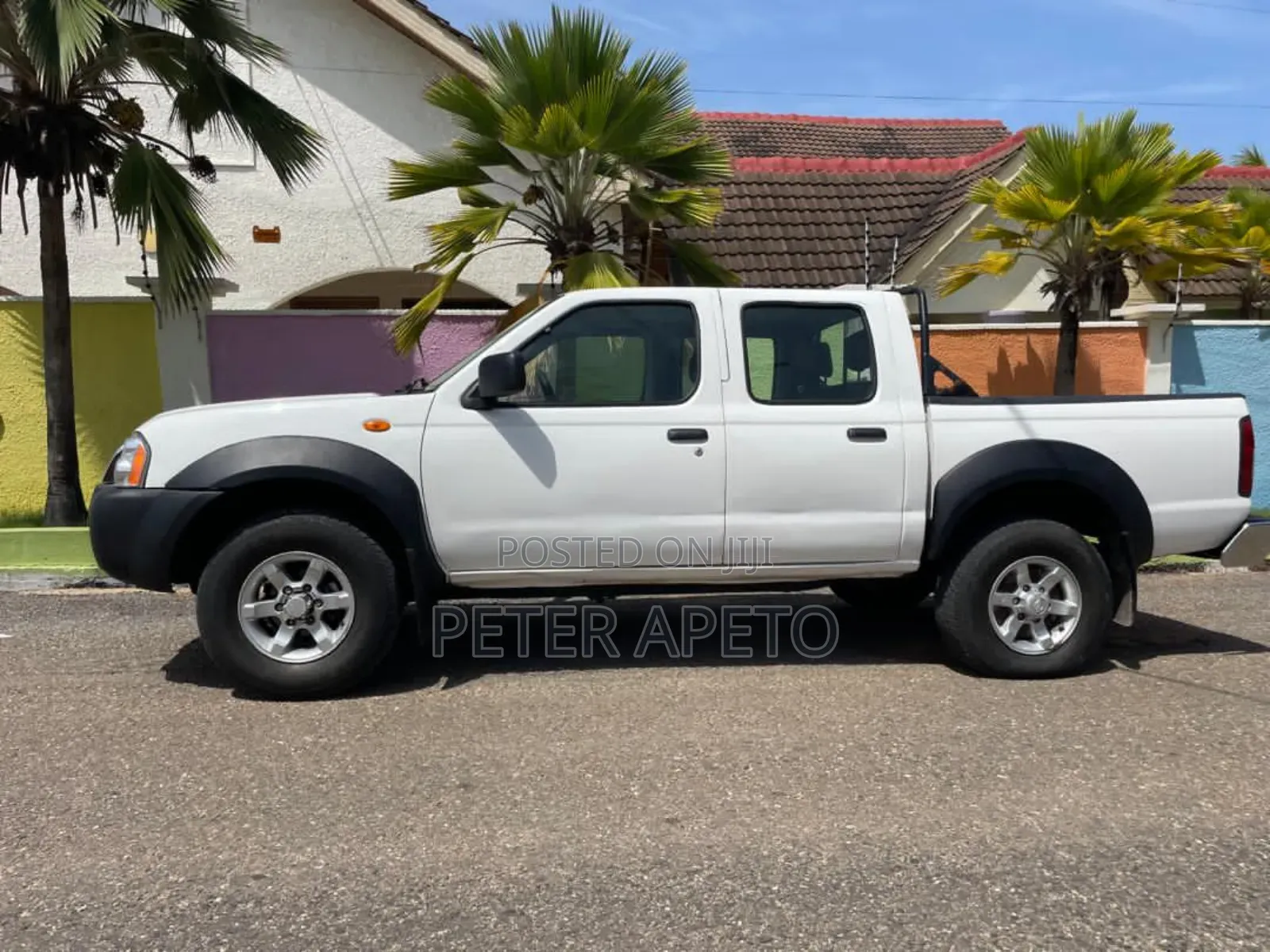 Nissan Hardbody 2012 White