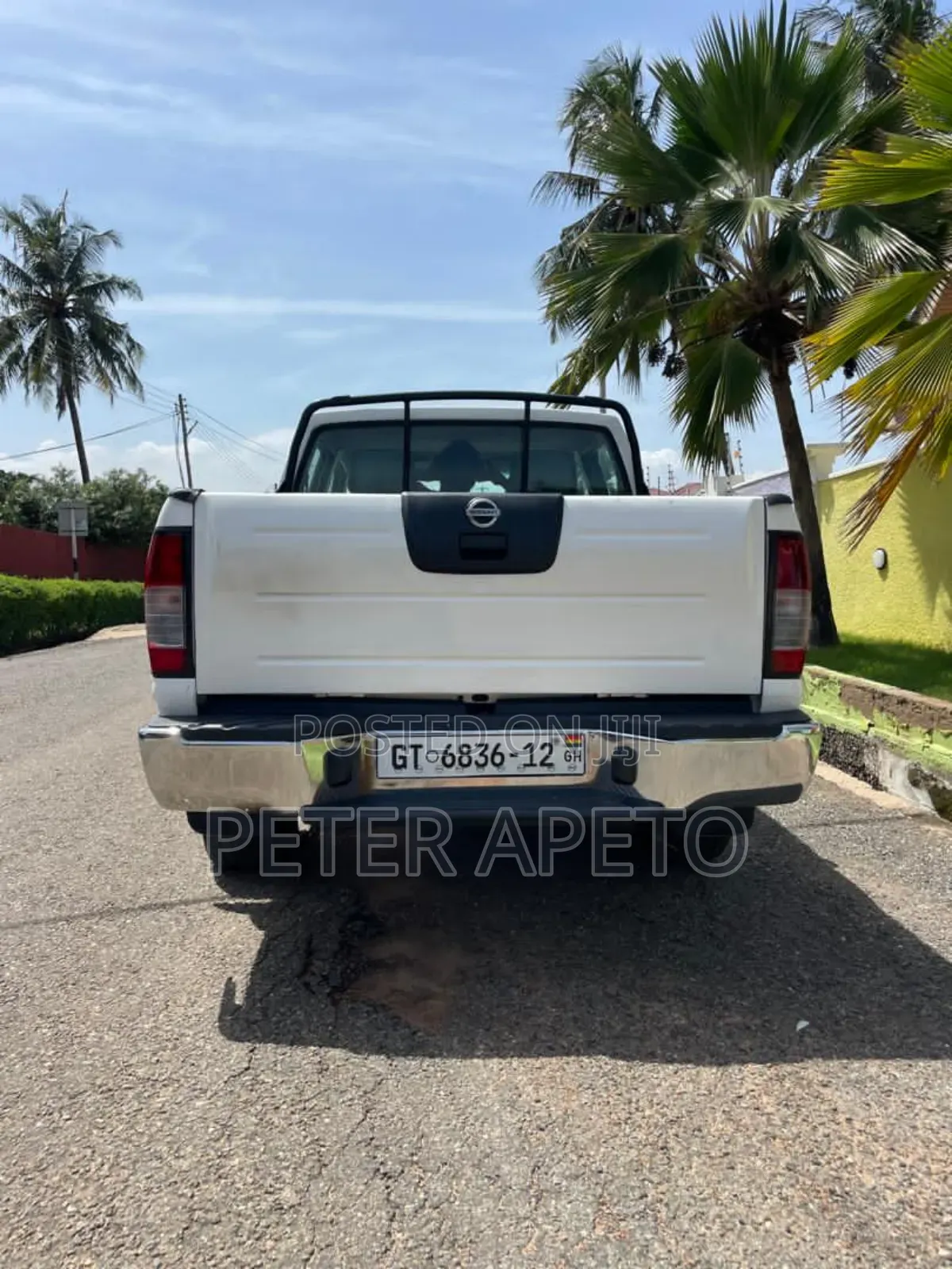 Nissan Hardbody 2012 White