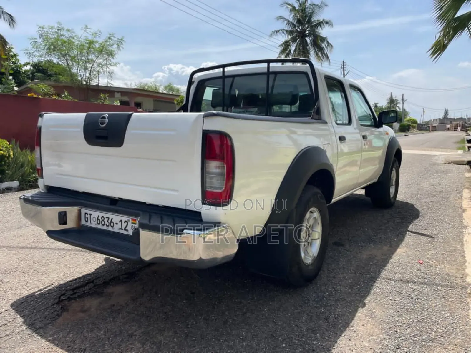 Nissan Hardbody 2012 White