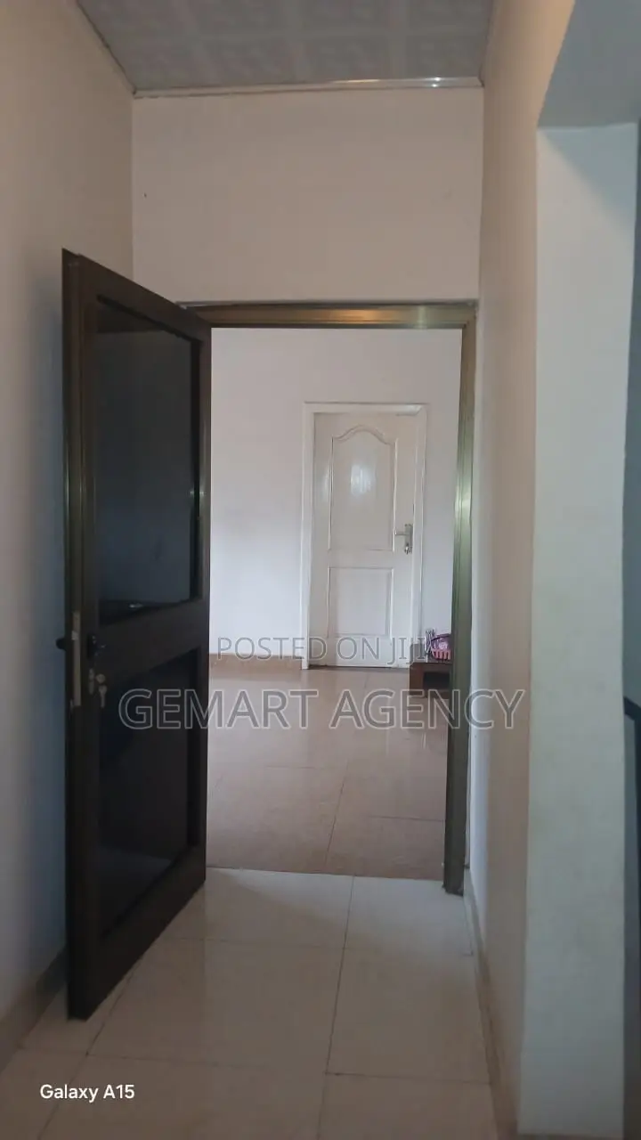 9bdrm House in Taifa Burkina for rent