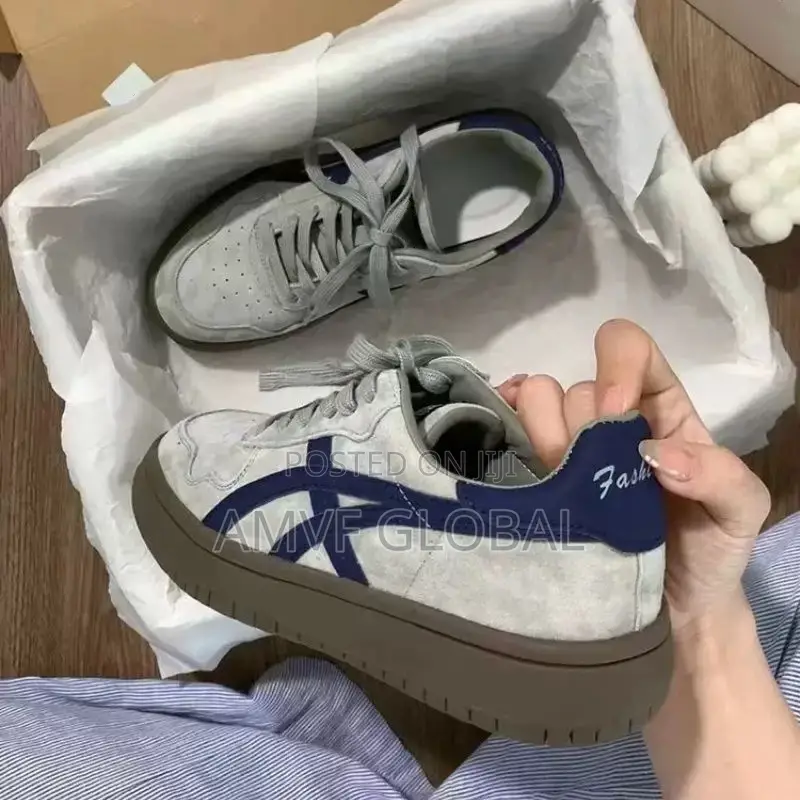 Unisex Sneakers