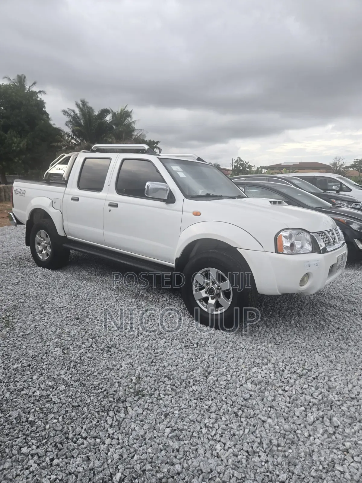 Nissan Hardbody 2021 White