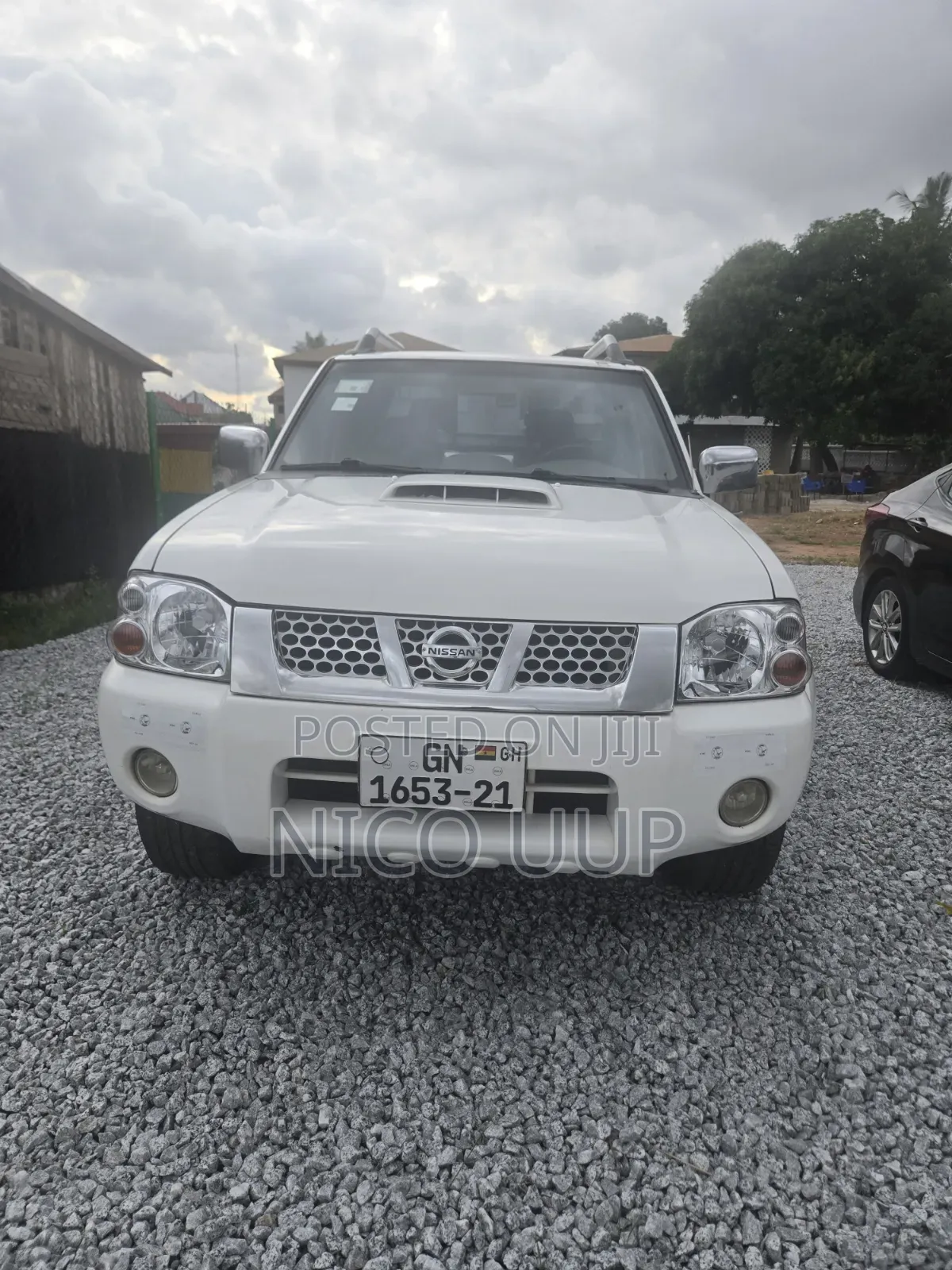 Nissan Hardbody 2021 White
