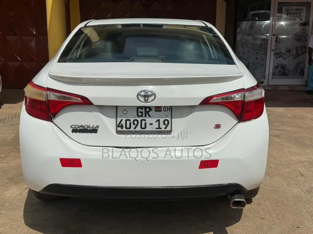 Toyota Corolla 2015 White