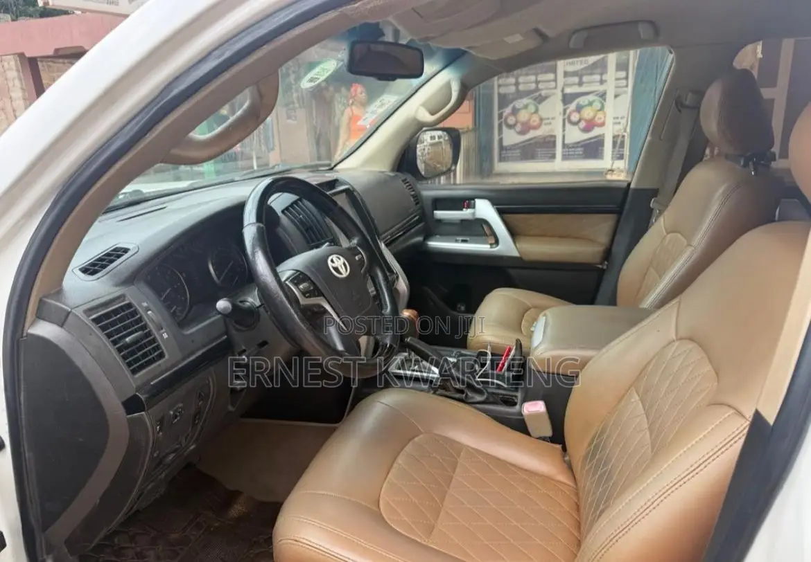 Toyota Land Cruiser 2013 White
