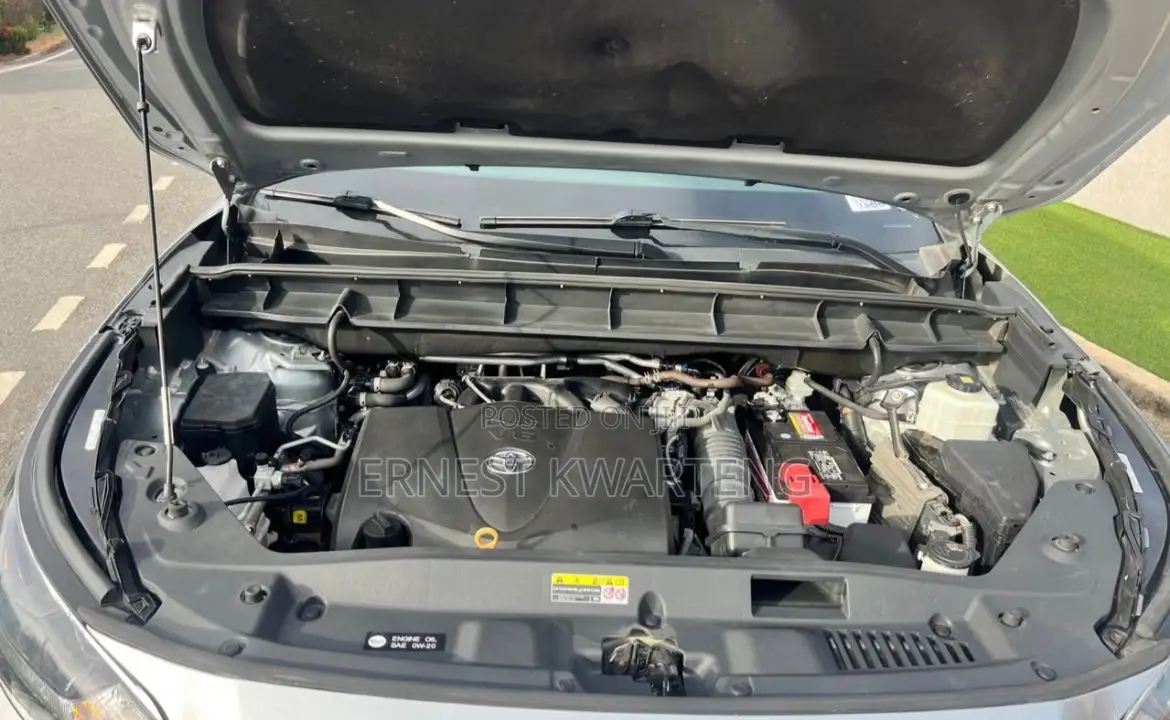 Toyota Highlander XLE 2021 Gray