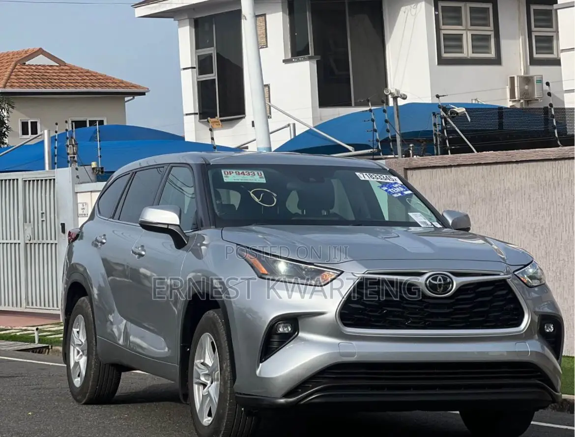 Toyota Highlander XLE 2021 Gray