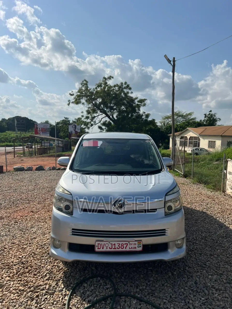 Toyota Voxy 2012 Silver