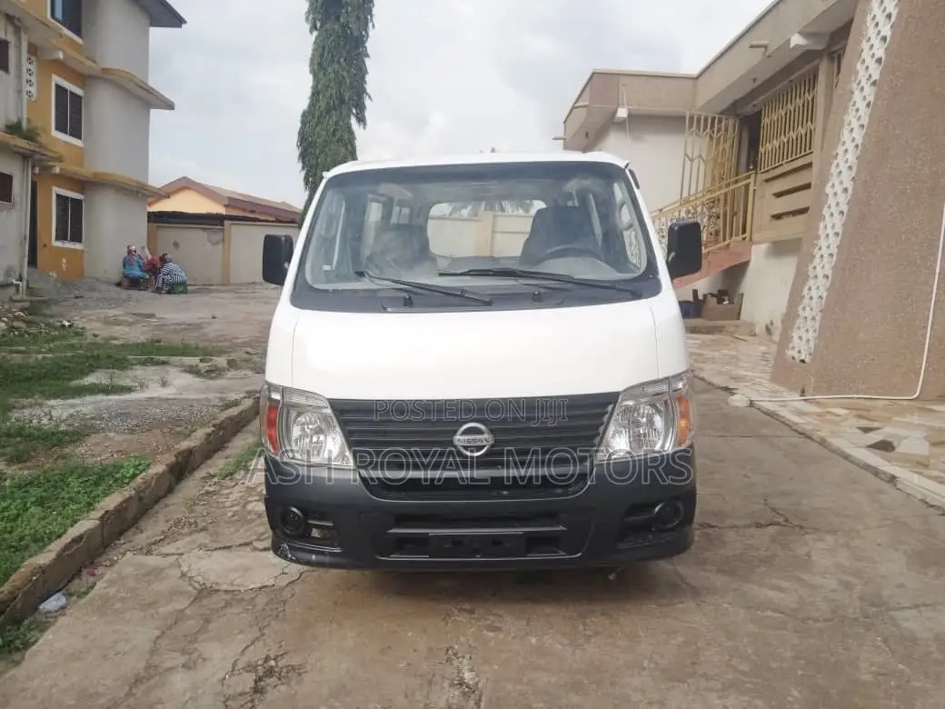 Nissan Caravan (Urvan) 2012 White