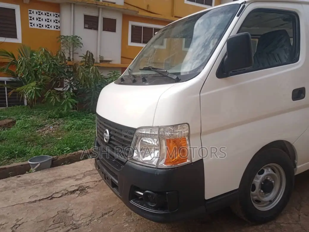 Nissan Caravan (Urvan) 2012 White