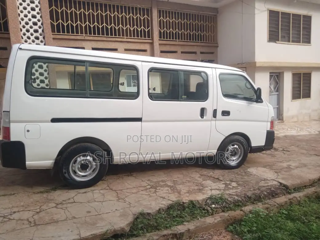 Nissan Caravan (Urvan) 2012 White