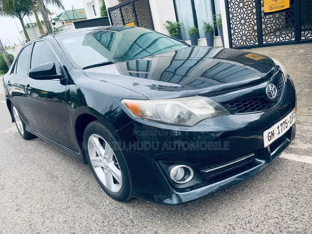 Toyota Camry SE 4dr Sedan (2.5L 4cyl 6A) 2014 Black