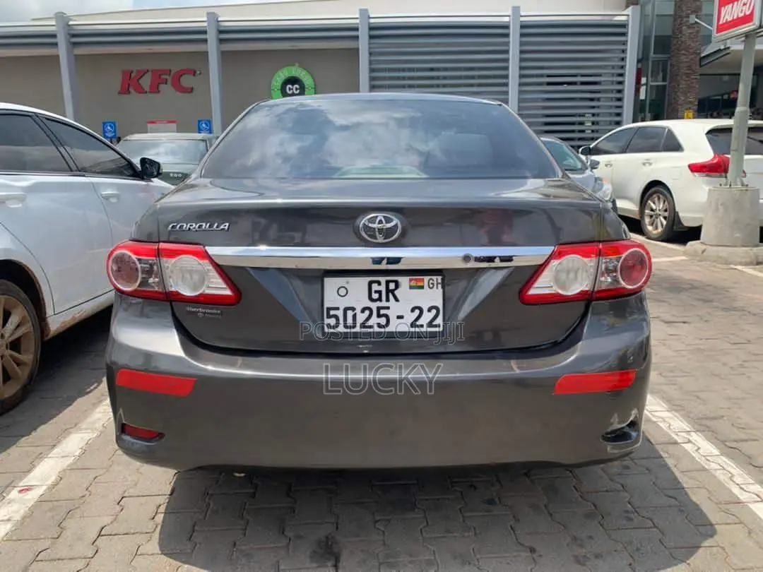 Toyota Corolla LE 4dr Sedan (1.8L 4cyl 4A) 2012 Gray