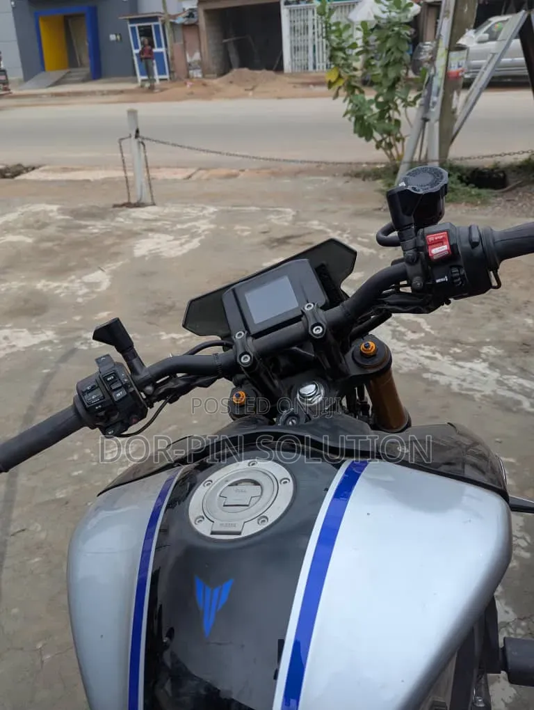 Yamaha FZ 2023 Gray