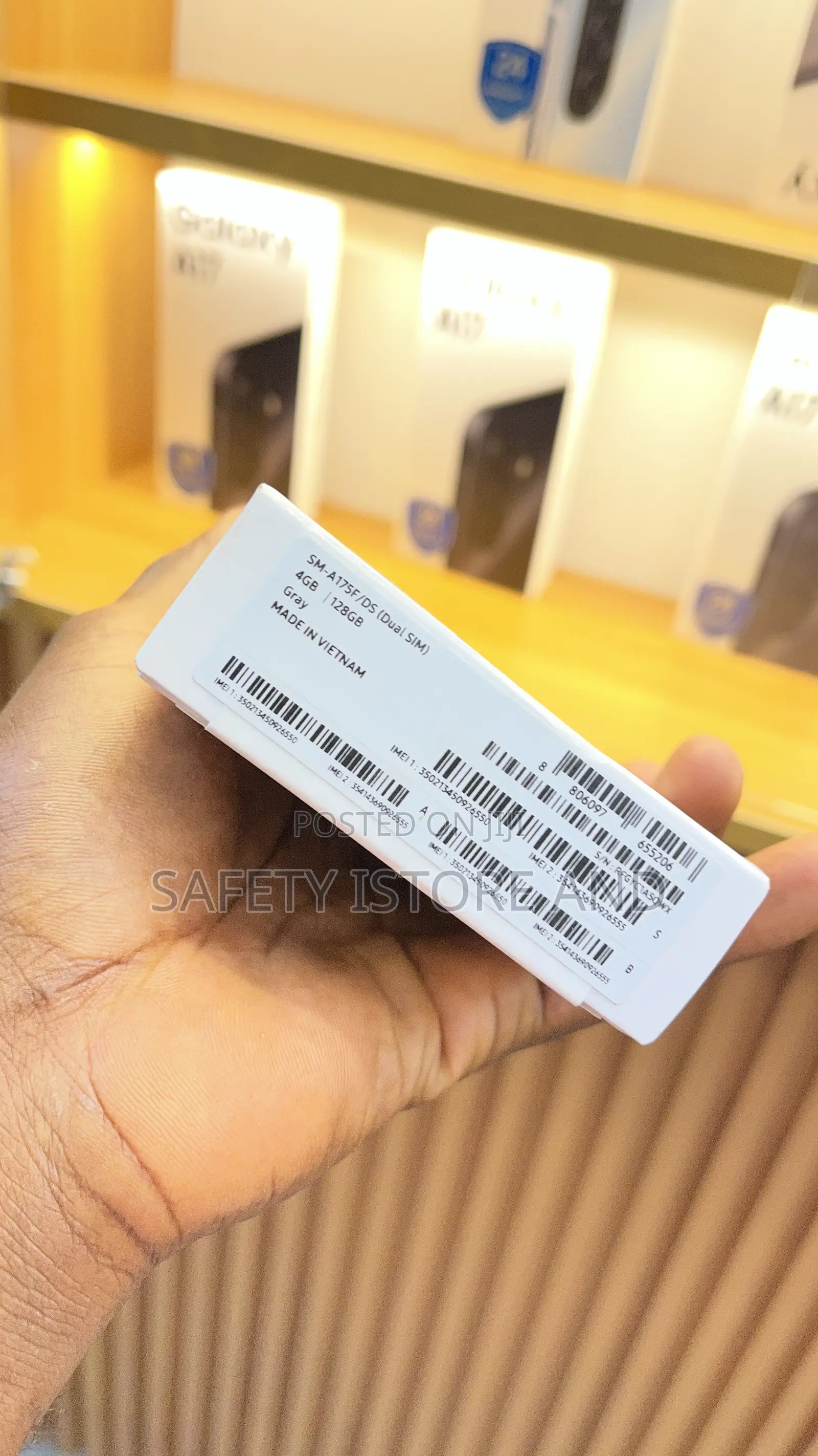 New Samsung Galaxy A17 5G 128 GB Black
